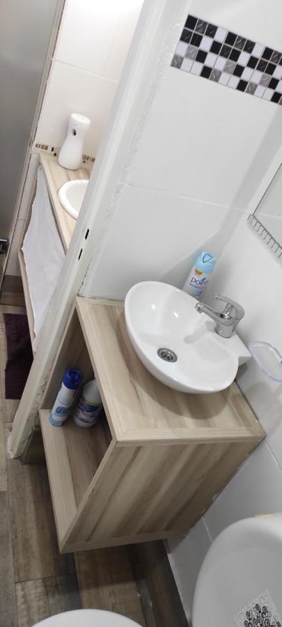 Ezeiza 2 Monoambiente Privado A 15 Minutos Del Aeropuerto Opcional Tranfer Desde Y Hacia El Aeropuerto De Ezeiza Las 24 Horas Pet Friendly Exterior foto